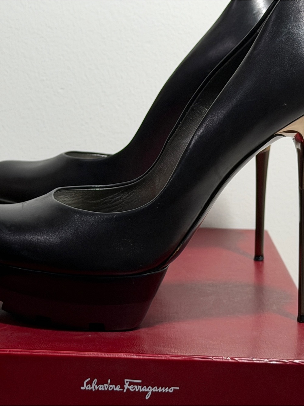 Salvatore Ferragamo Black Leather Lids Platform Pumps 9.5 M with Box bag, card - Picture 12 of 16